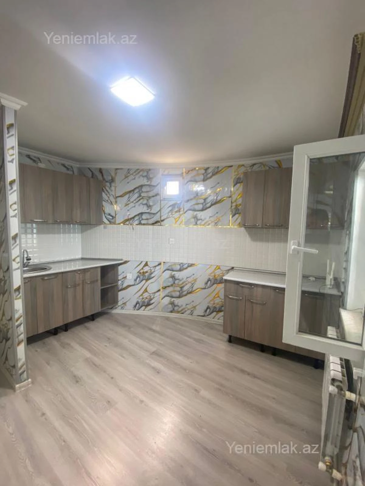 Satılır 2 otaqlı həyət evi 65 m²
