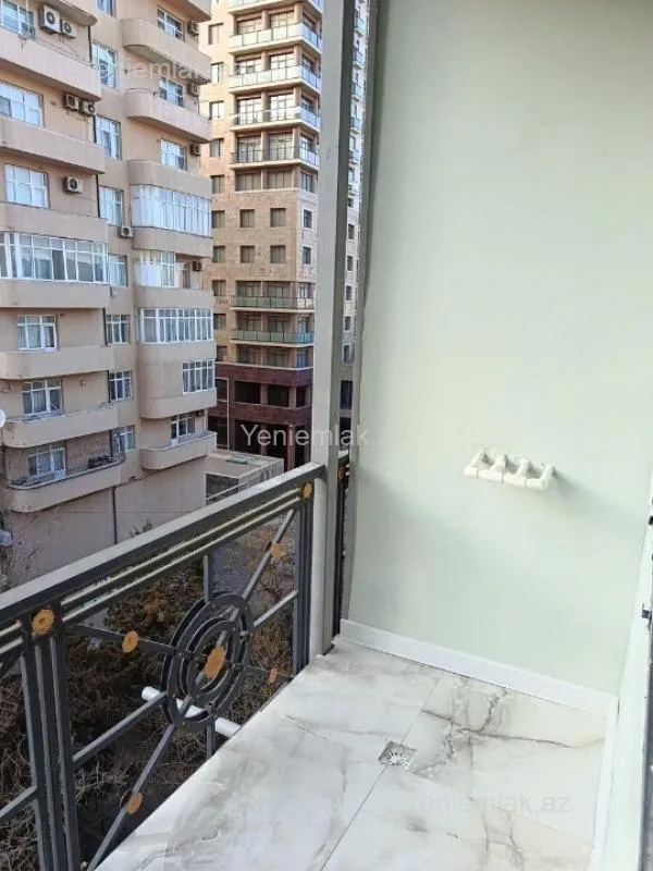 Satılır 2 otaqlı köhnə tikili 56 m²