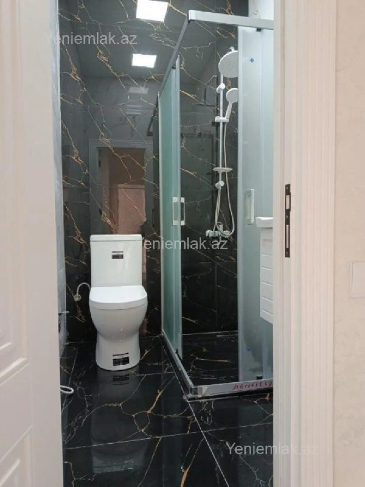 Satılır 2 otaqlı köhnə tikili 56 m²