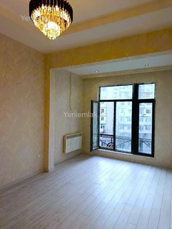 Satılır 2 otaqlı köhnə tikili 56 m²