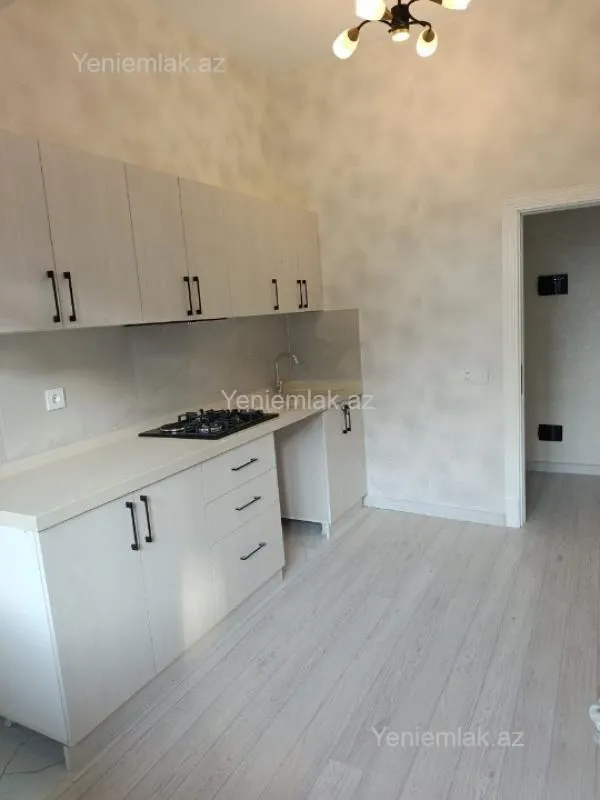 Satılır 2 otaqlı köhnə tikili 56 m²