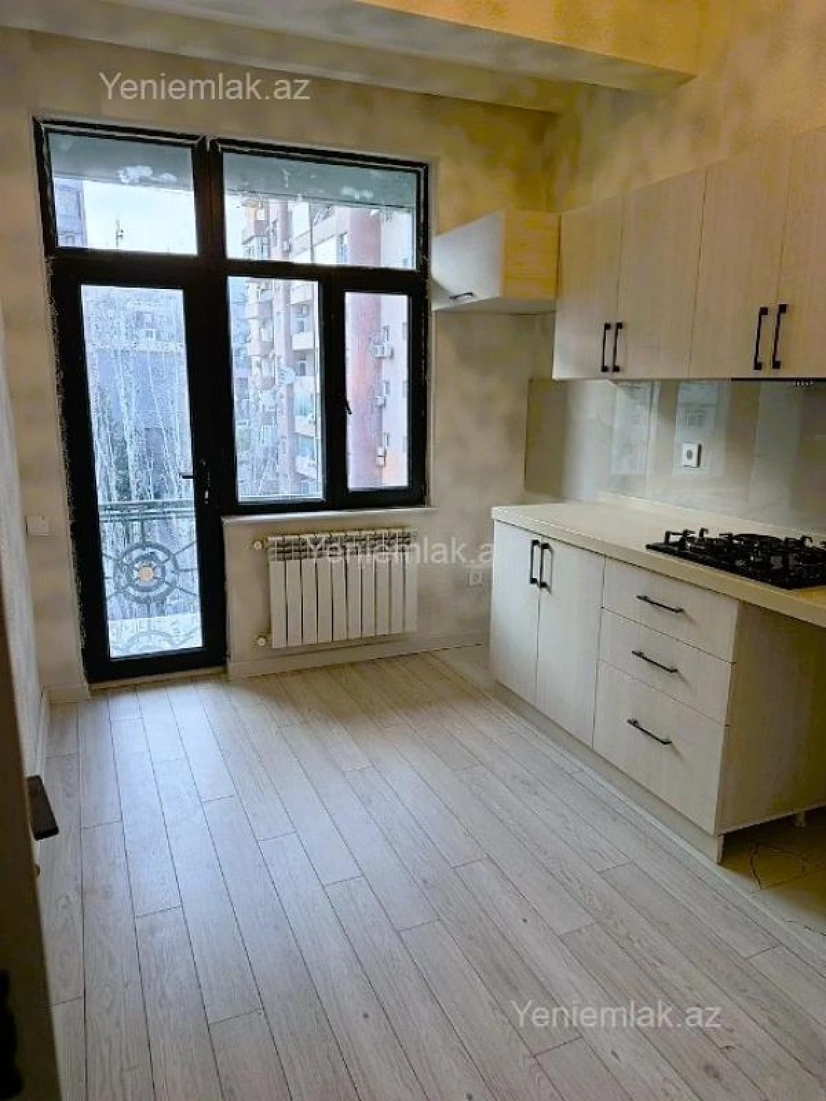 Satılır 2 otaqlı köhnə tikili 56 m²