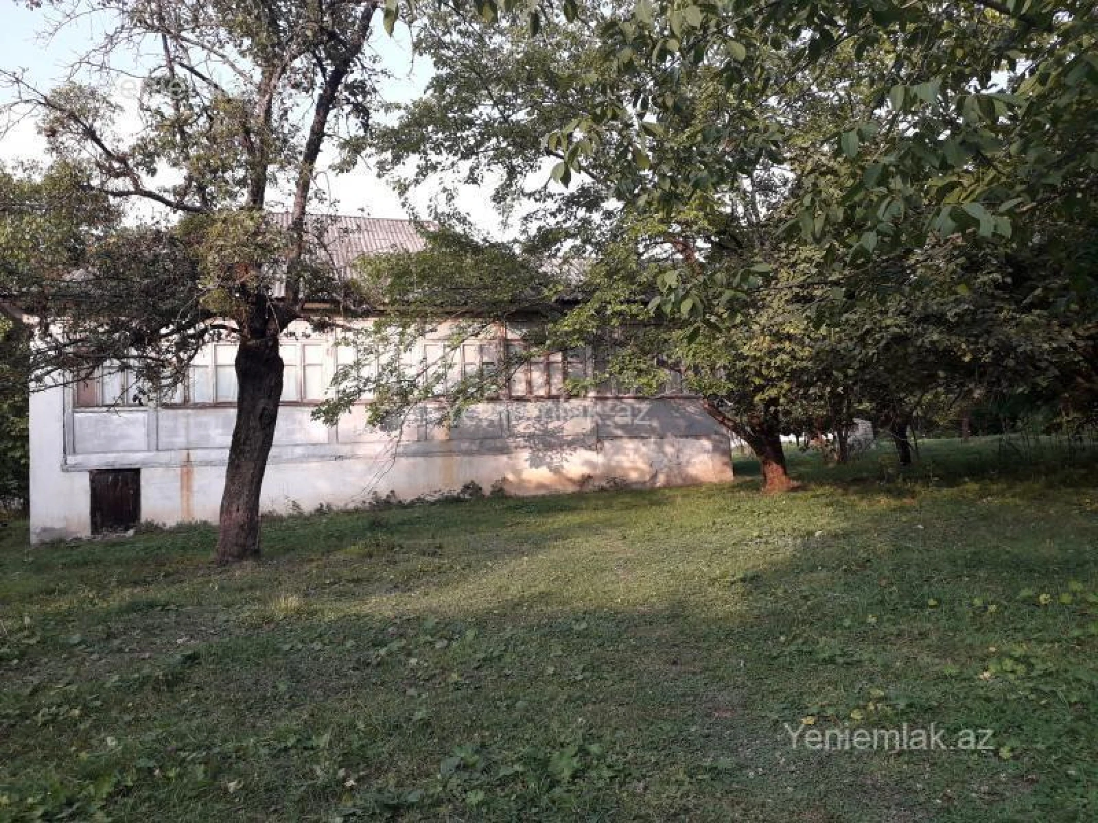 Satılır 4 otaqlı həyət evi 400 m²