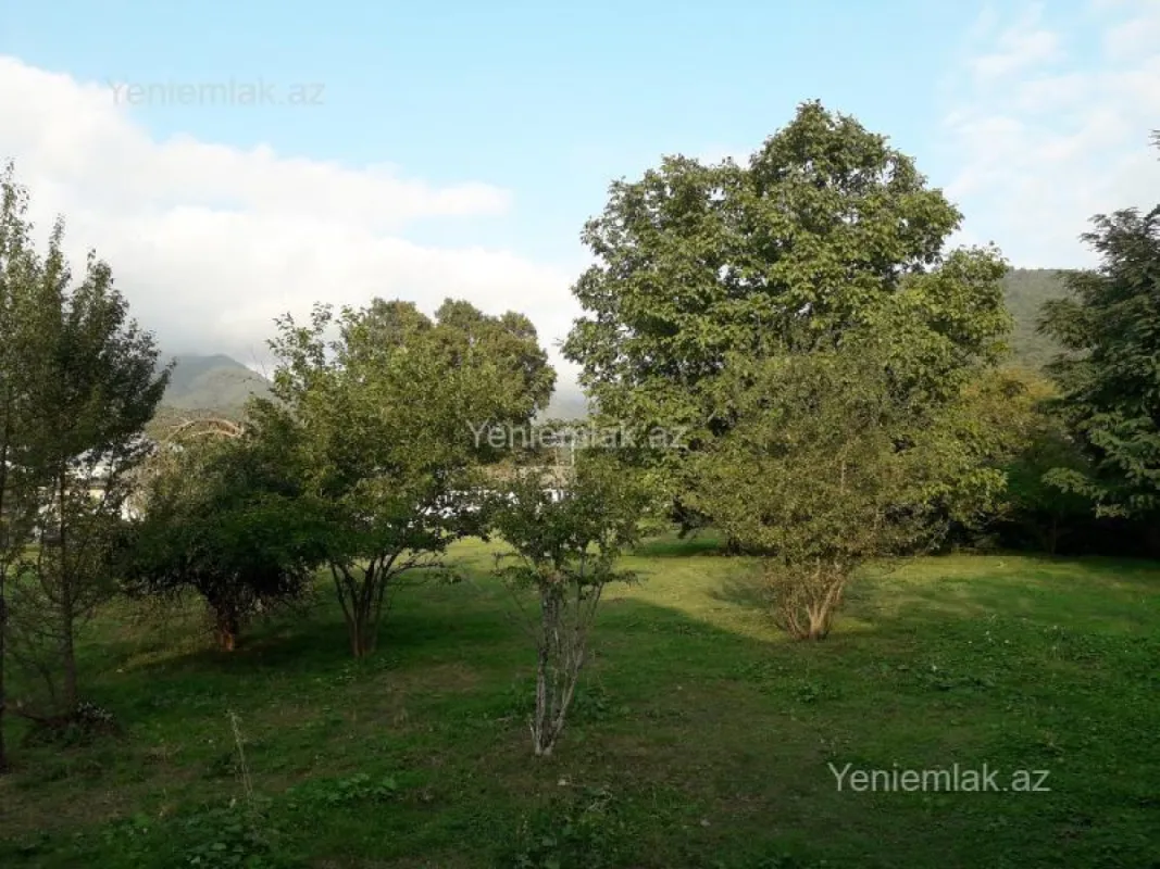 Satılır 4 otaqlı həyət evi 400 m²