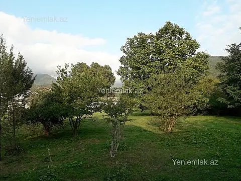 Satılır 4 otaqlı həyət evi 400 m²