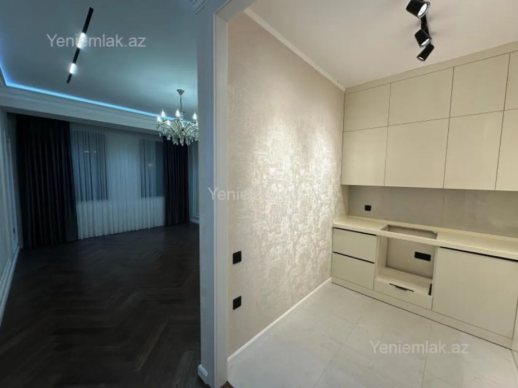 Satılır 2 otaqlı yeni tikili 65 m²