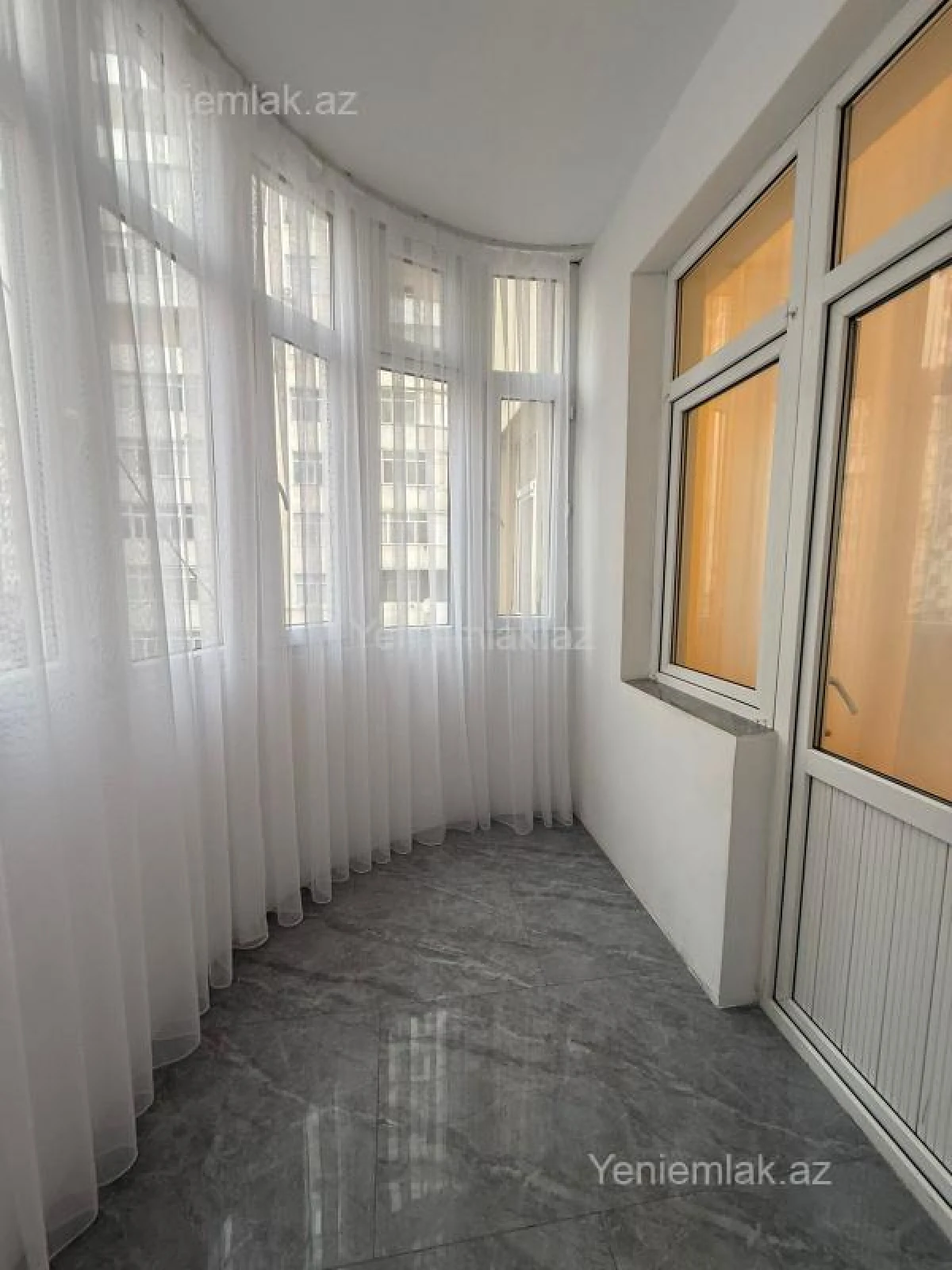 Satılır 3 otaqlı yeni tikili 105 m²