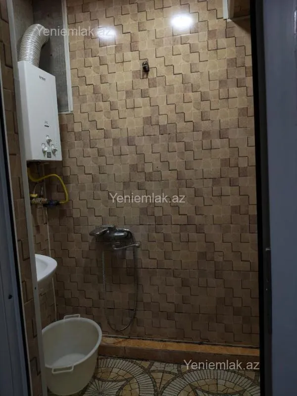 Satılır 2 otaqlı köhnə tikili 57 m²