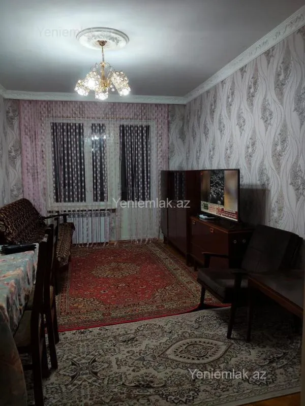 Satılır 2 otaqlı köhnə tikili 57 m²