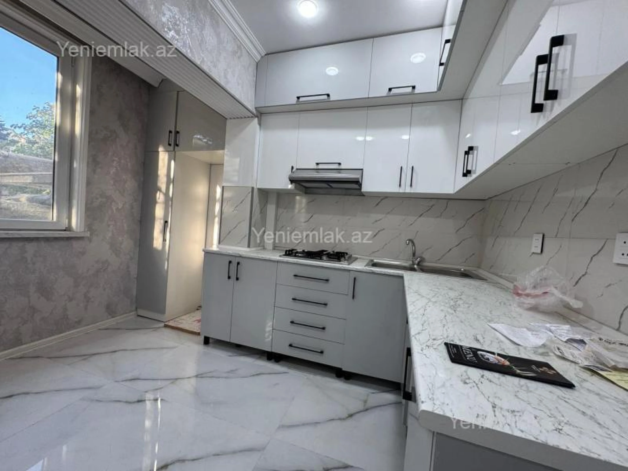 Satılır 4 otaqlı köhnə tikili 110 m²