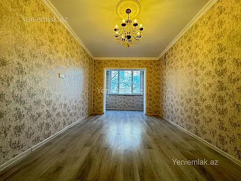 Satılır 4 otaqlı köhnə tikili 110 m²