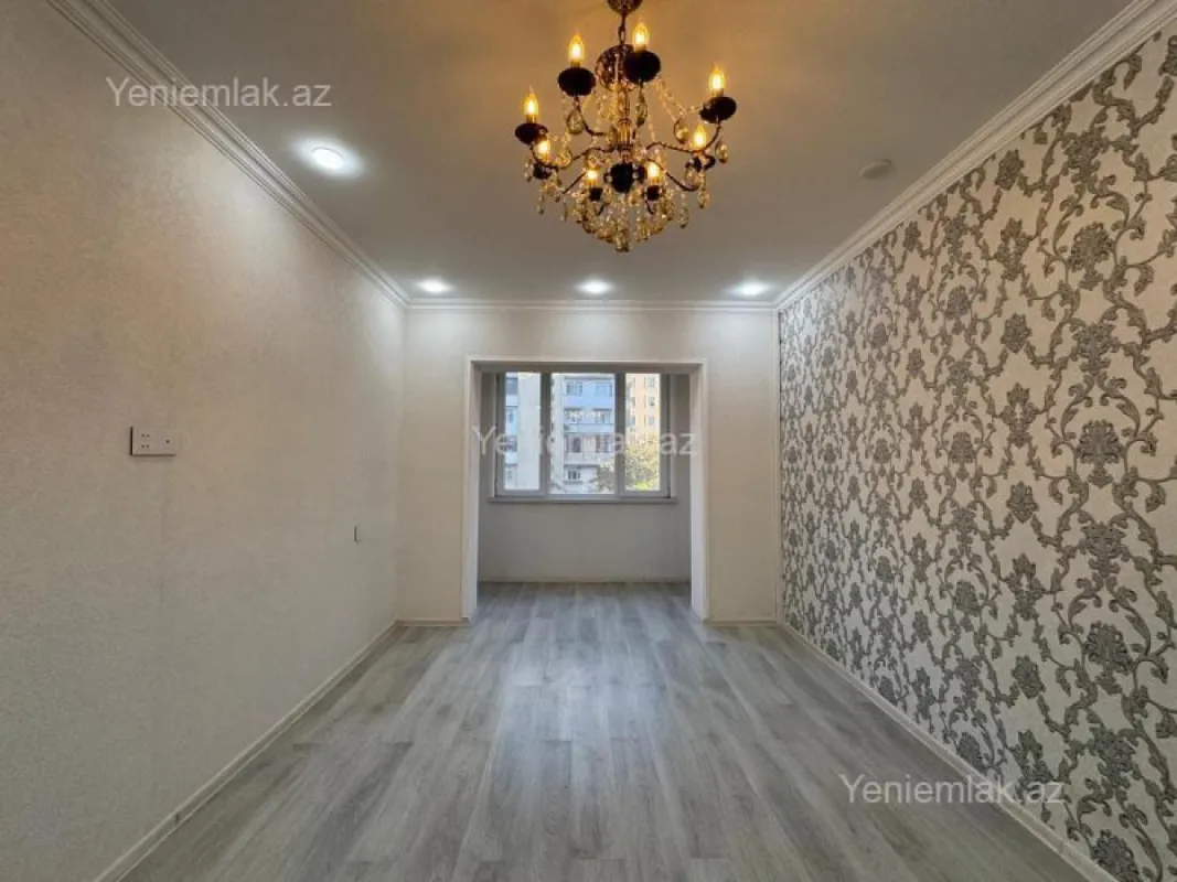 Satılır 4 otaqlı köhnə tikili 110 m²