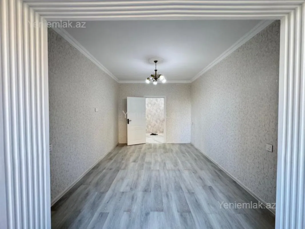 Satılır 4 otaqlı köhnə tikili 110 m²