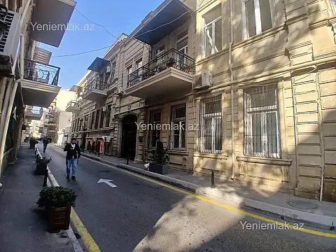 Satılır 2 otaqlı köhnə tikili 50 m² — Bakı, Səbail 2 otaq 50.00 m²