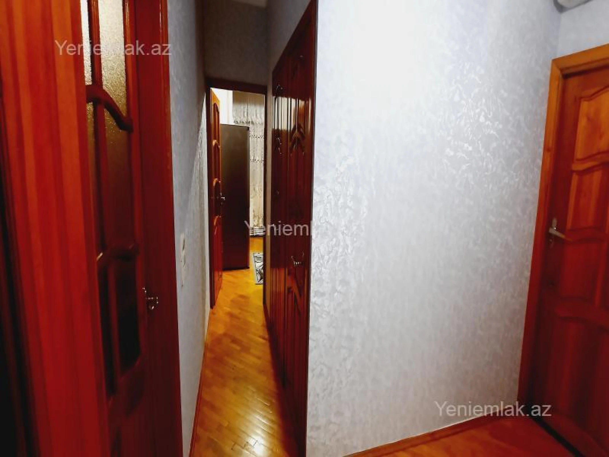 Satılır 4 otaqlı köhnə tikili 110 m²