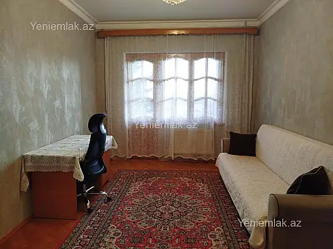 Satılır 4 otaqlı köhnə tikili 110 m²