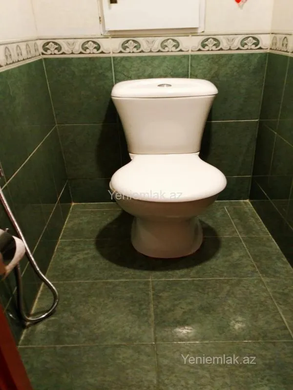 Satılır 4 otaqlı köhnə tikili 110 m²