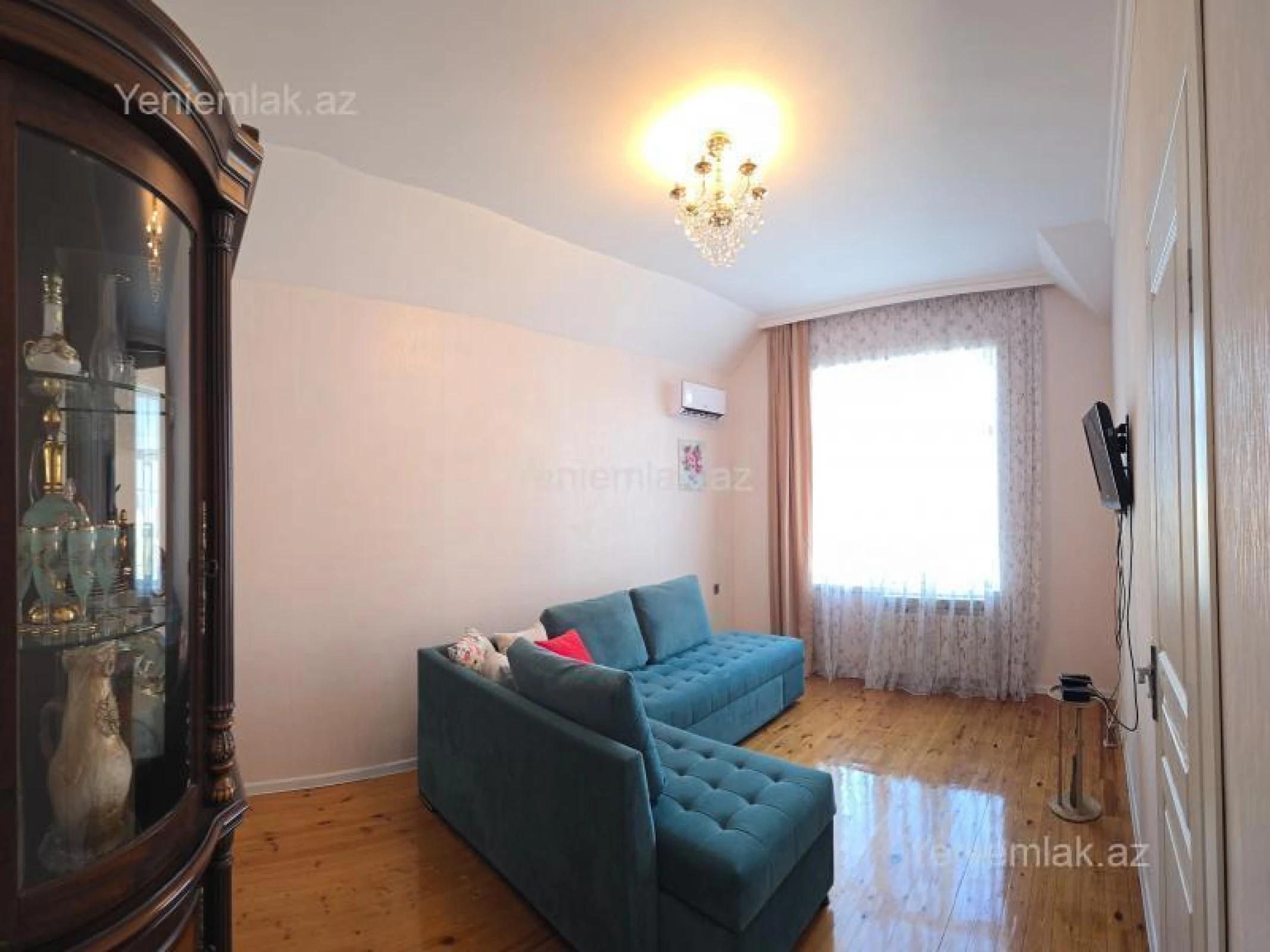 Satılır 5 otaqlı həyət evi 200 m²