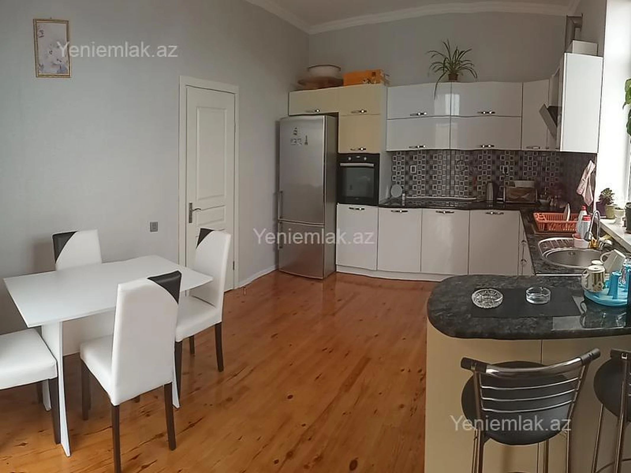 Satılır 5 otaqlı həyət evi 200 m²