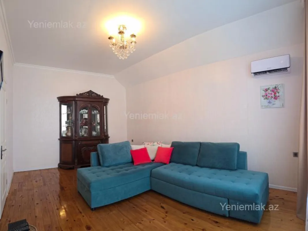 Satılır 5 otaqlı həyət evi 200 m²
