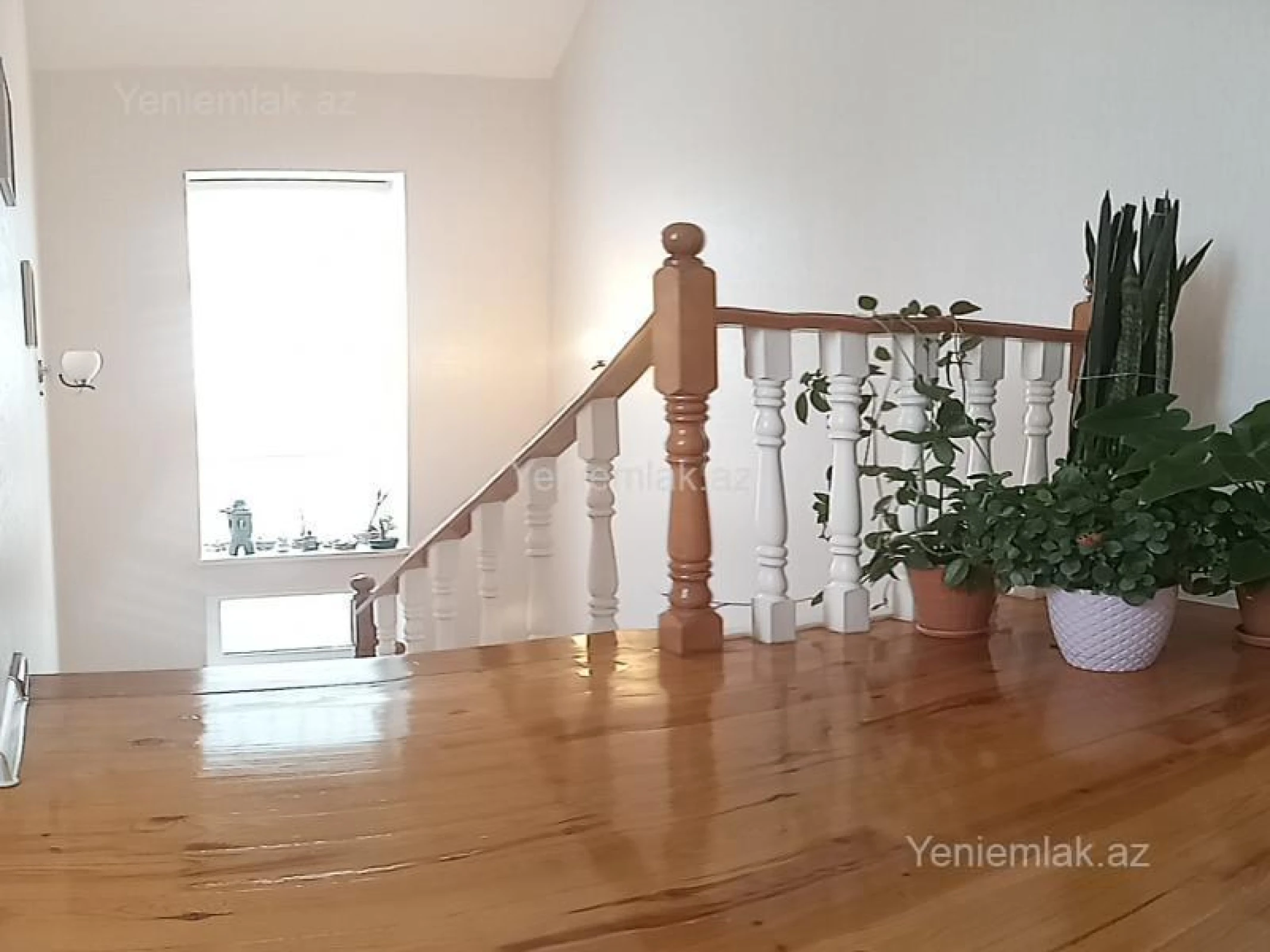 Satılır 5 otaqlı həyət evi 200 m²