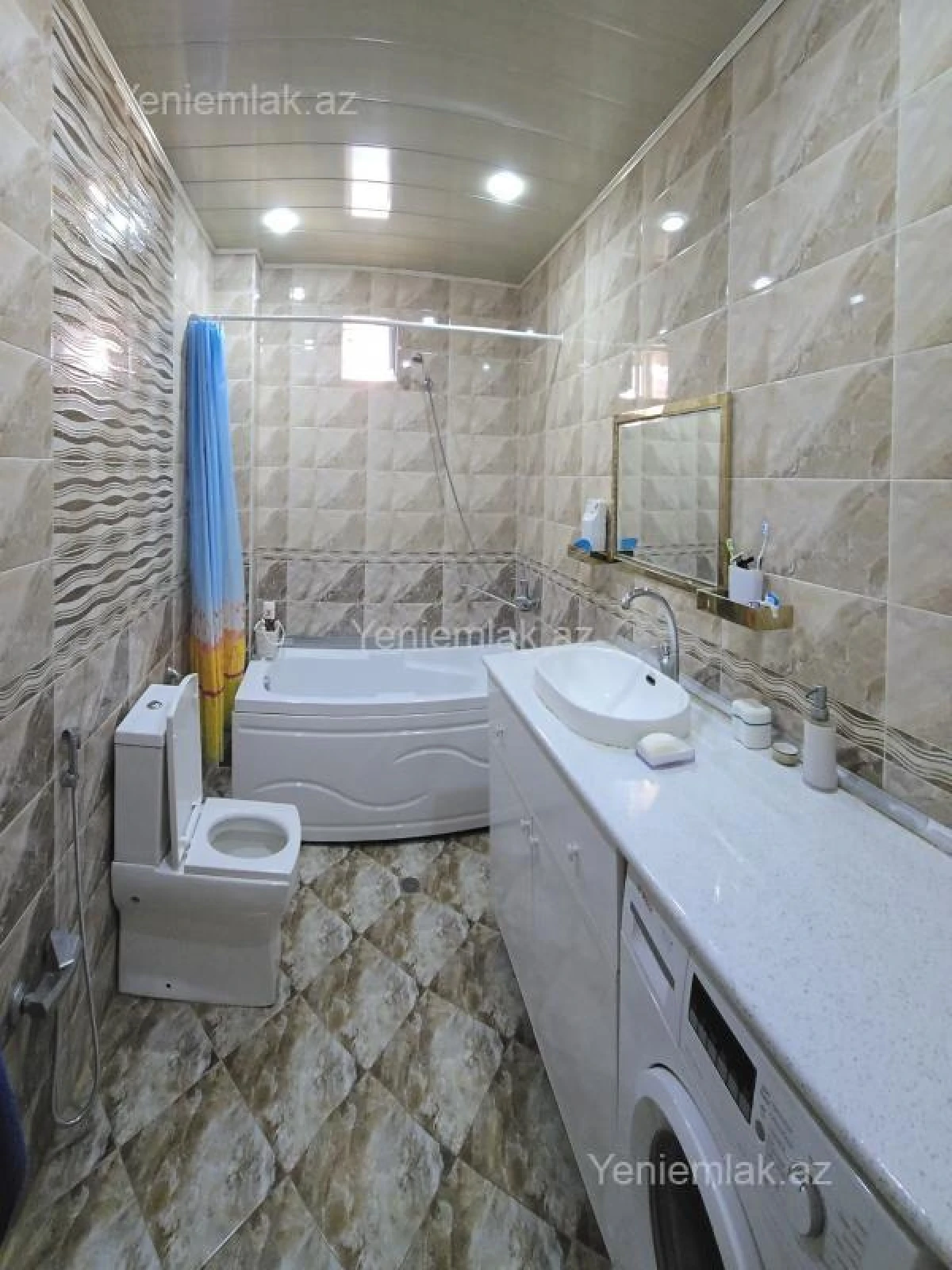 Satılır 5 otaqlı həyət evi 200 m²