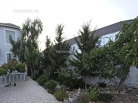 Satılır 5 otaqlı həyət evi 200 m²
