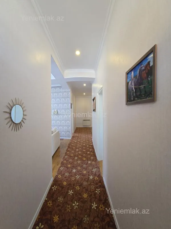 Satılır 5 otaqlı həyət evi 200 m²