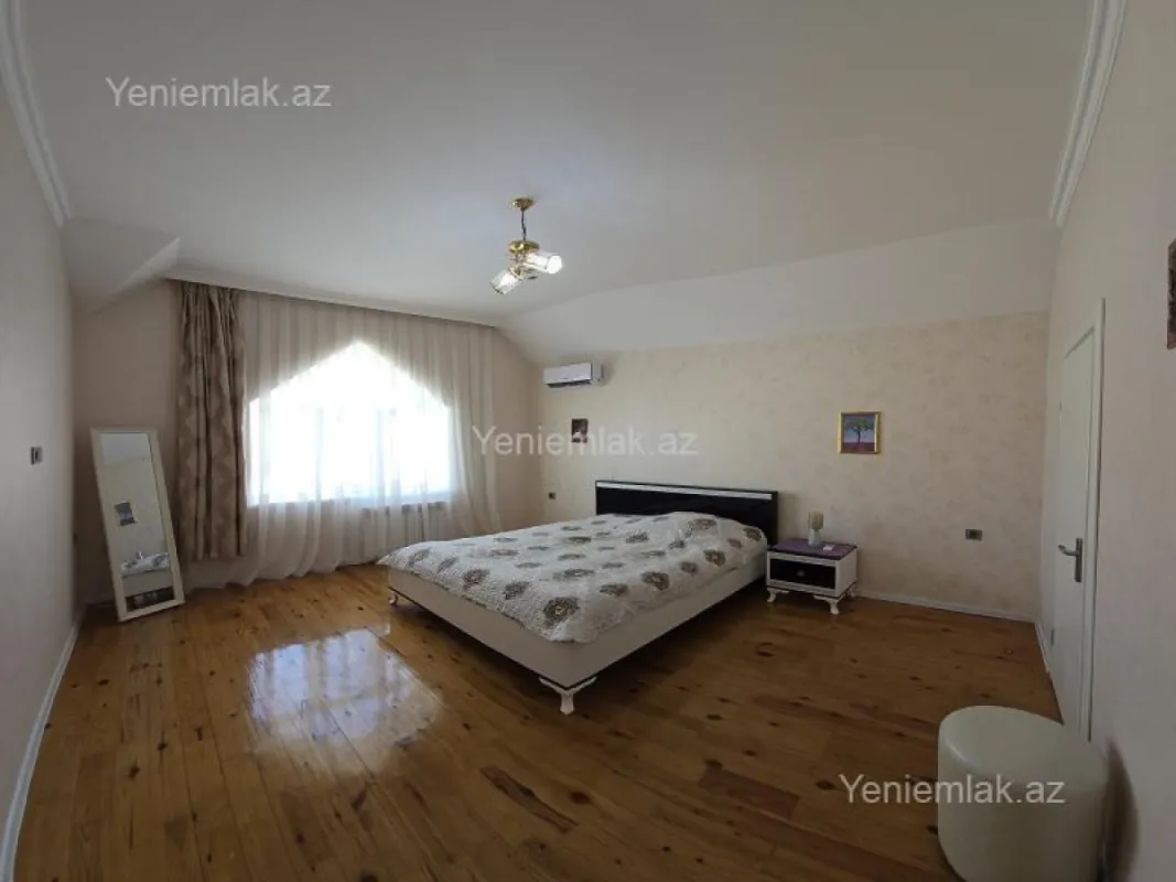 Satılır 5 otaqlı həyət evi 200 m²