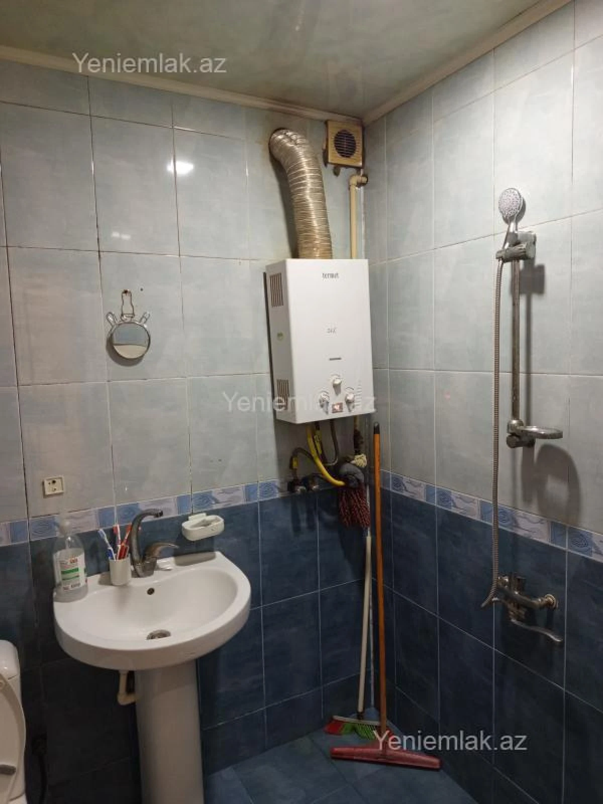 Satılır 2 otaqlı köhnə tikili 47 m²