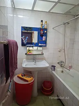 Satılır 2 otaqlı köhnə tikili 60 m²