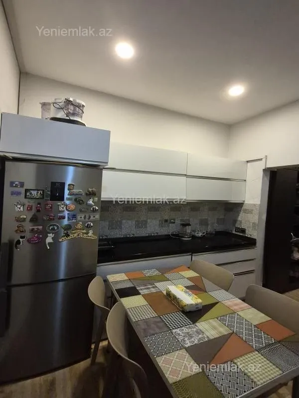 Satılır 3 otaqlı köhnə tikili 85 m²