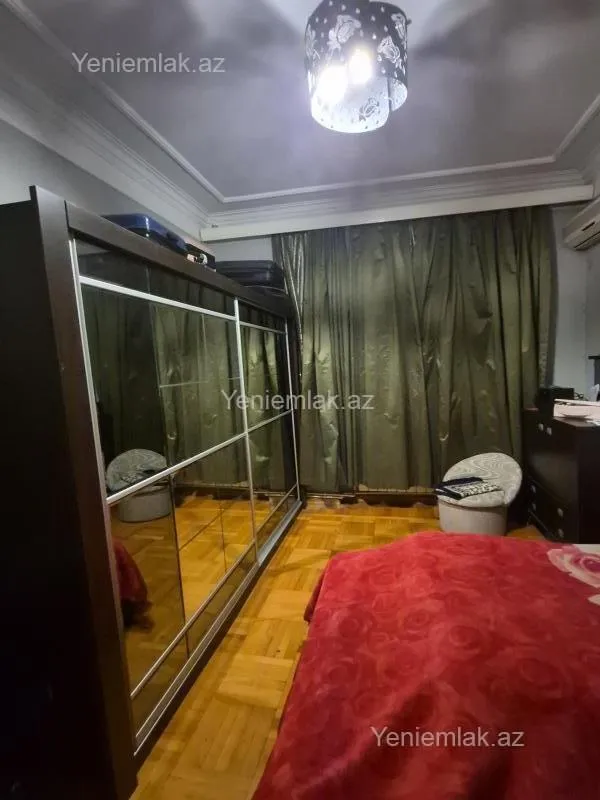 Satılır 3 otaqlı köhnə tikili 85 m²