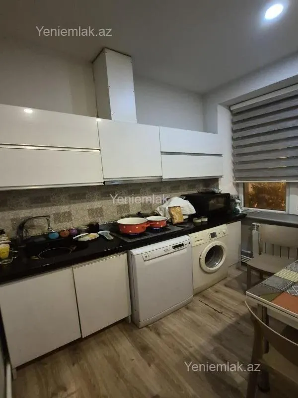 Satılır 3 otaqlı köhnə tikili 85 m²