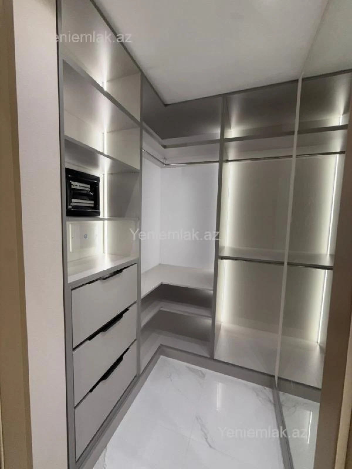 Satılır 2 otaqlı yeni tikili 83 m²