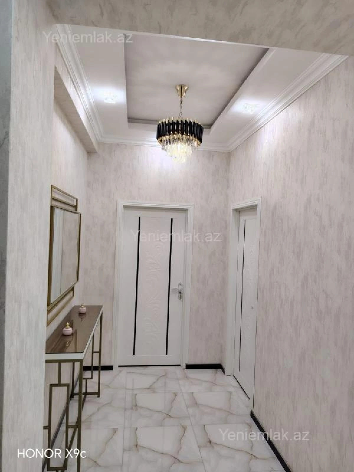 Satılır 2 otaqlı yeni tikili 64 m²