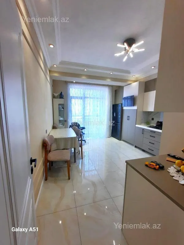 Satılır 2 otaqlı yeni tikili 90 m²