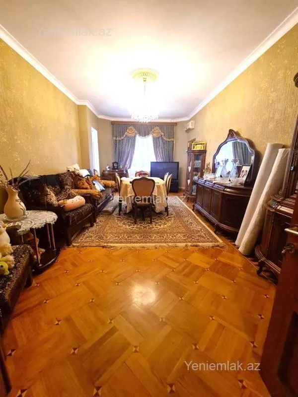Satılır 3 otaqlı yeni tikili 110 m²