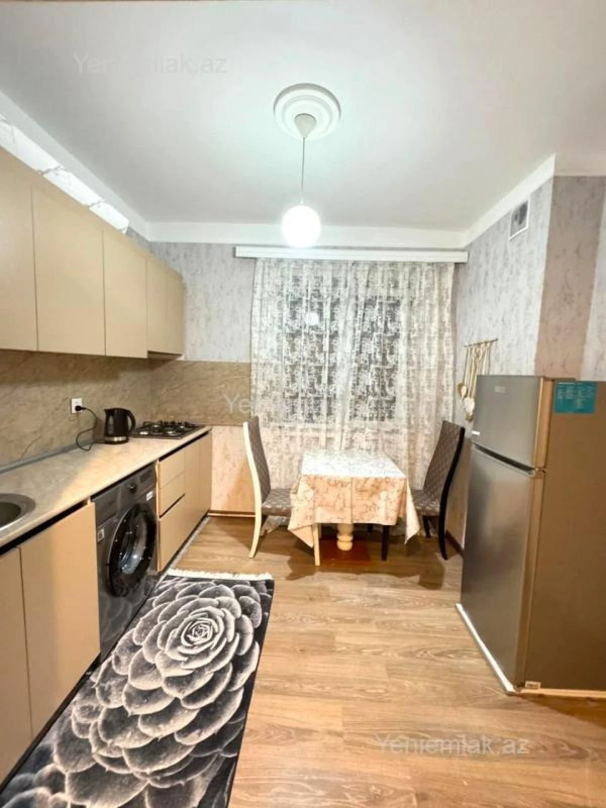 Satılır 2 otaqlı köhnə tikili 70 m²