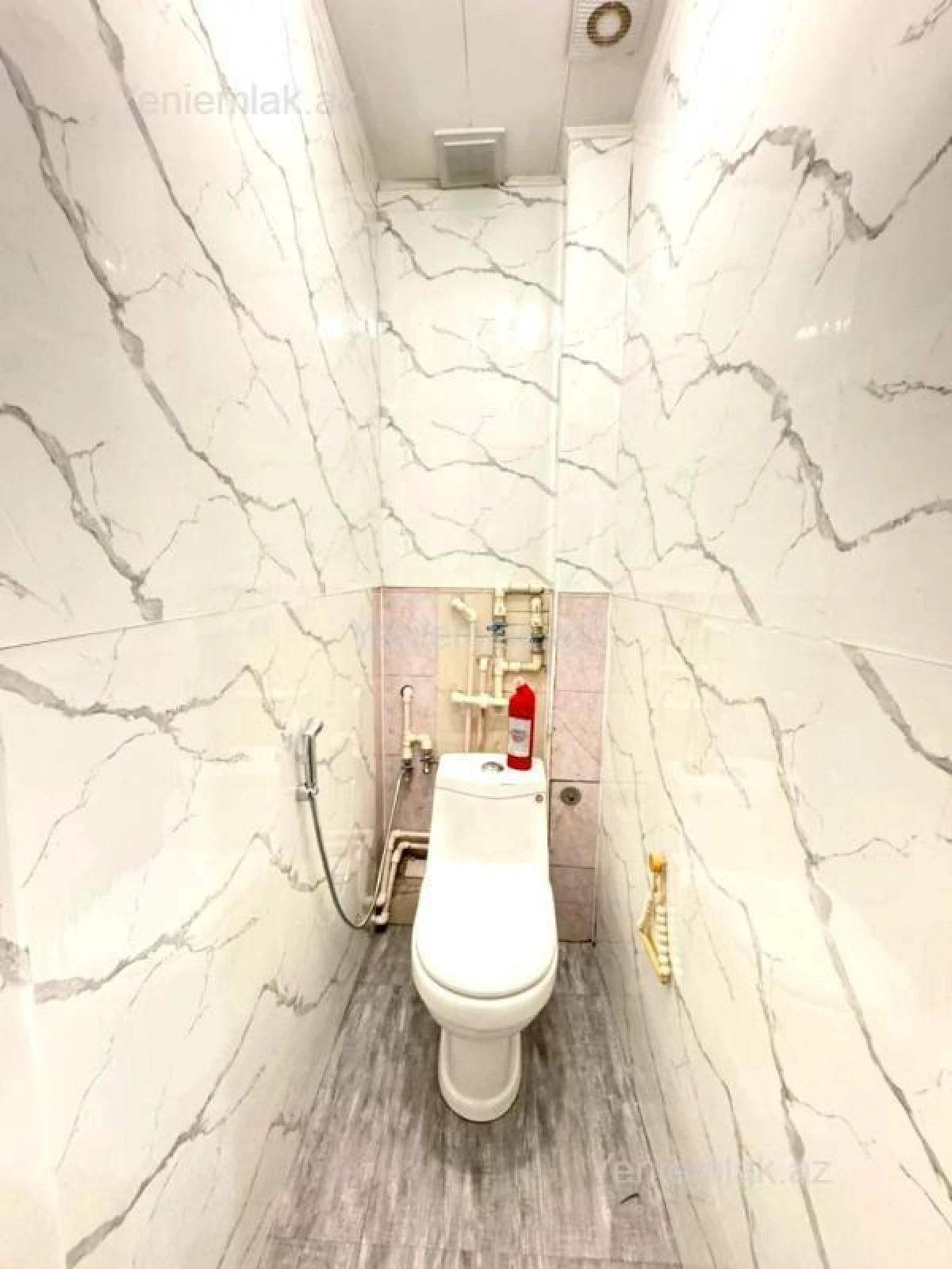 Satılır 2 otaqlı köhnə tikili 70 m²