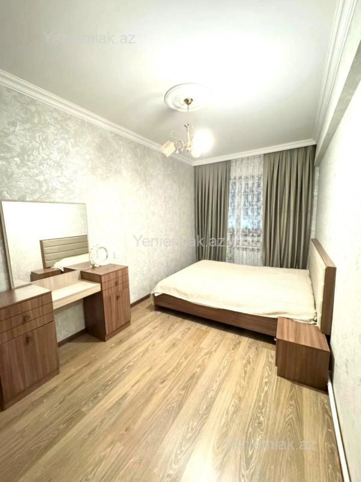 Satılır 2 otaqlı köhnə tikili 70 m²