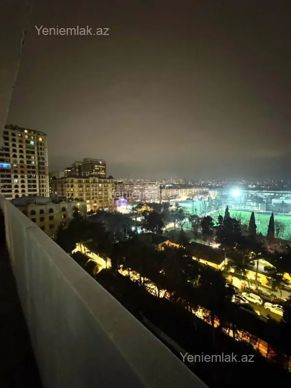 Satılır 2 otaqlı köhnə tikili 70 m²