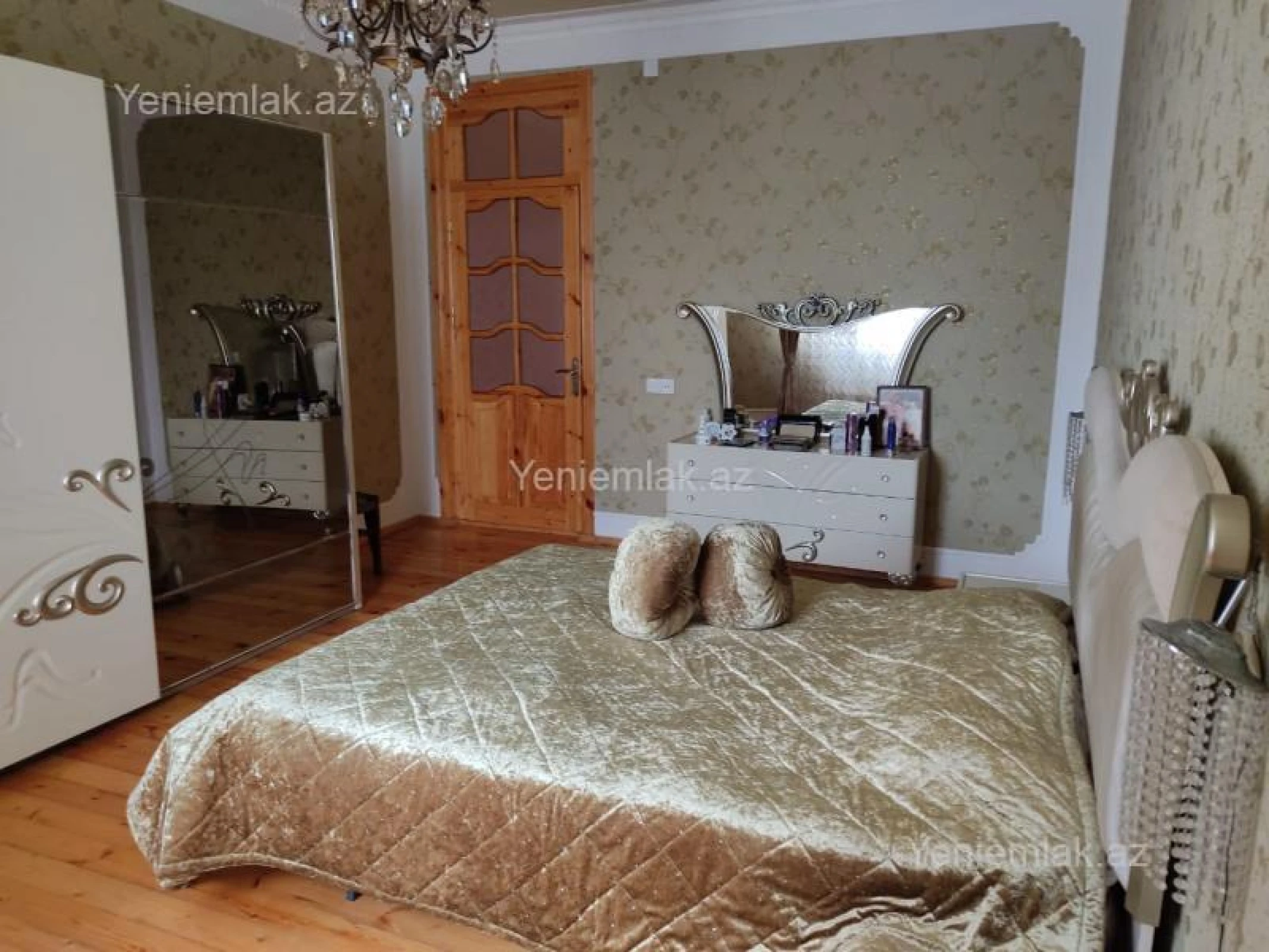 Satılır 8 otaqlı həyət evi 286 m²