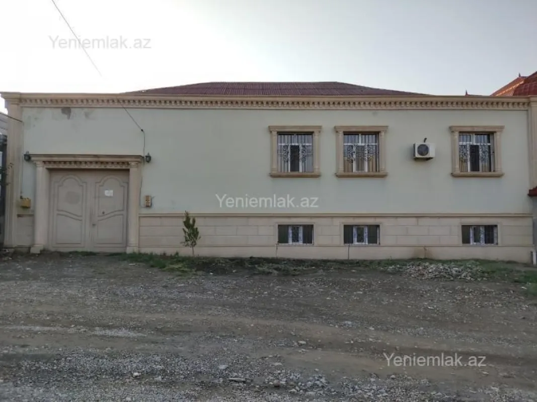 Satılır 8 otaqlı həyət evi 286 m²