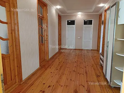Satılır 8 otaqlı həyət evi 286 m²