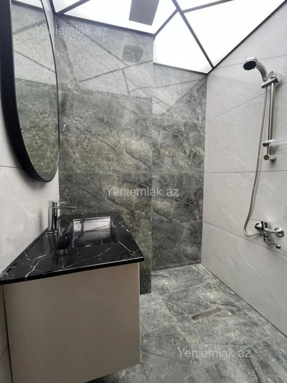 Satılır 3 otaqlı yeni tikili 82 m²