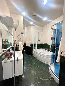 Satılır 2 otaqlı yeni tikili 220 m²