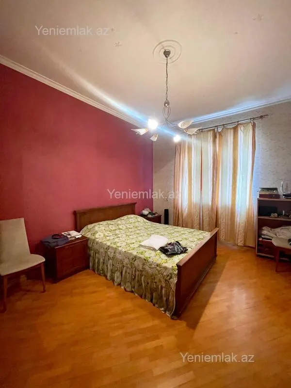 Satılır 2 otaqlı yeni tikili 220 m²
