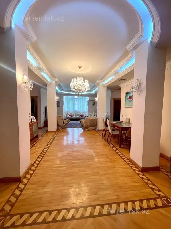 Satılır 2 otaqlı yeni tikili 220 m²