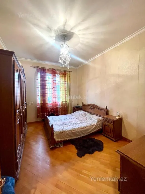 Satılır 2 otaqlı yeni tikili 220 m²